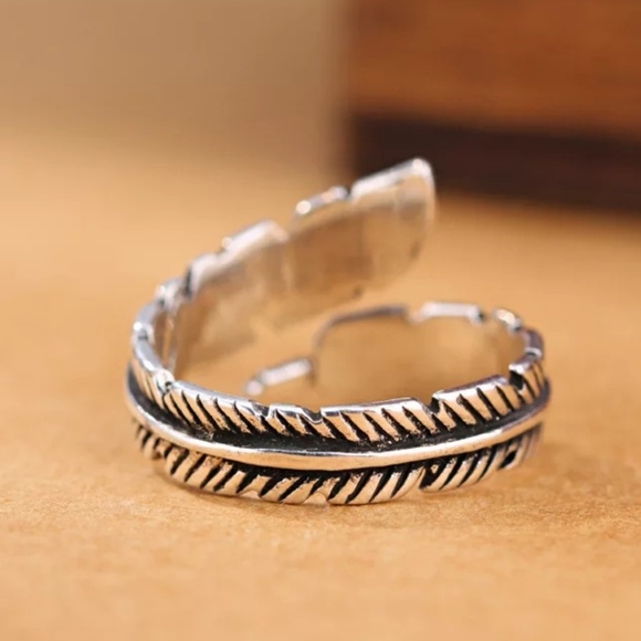 💥5/$30🎁 FEATHER 925 STERLING ADJUSTABLE RING - Picture 4 of 7